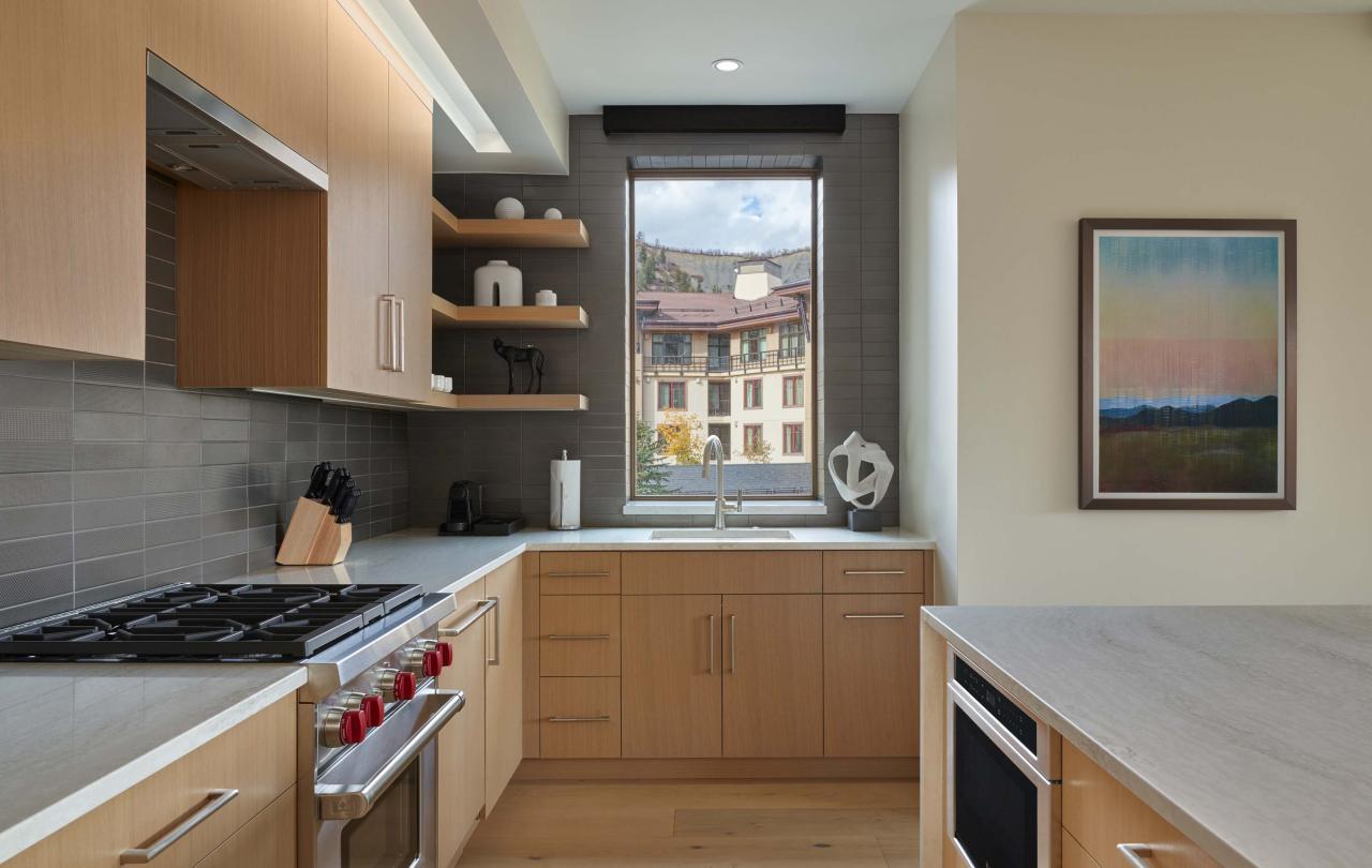cirque two bedroom den residence kitchen
