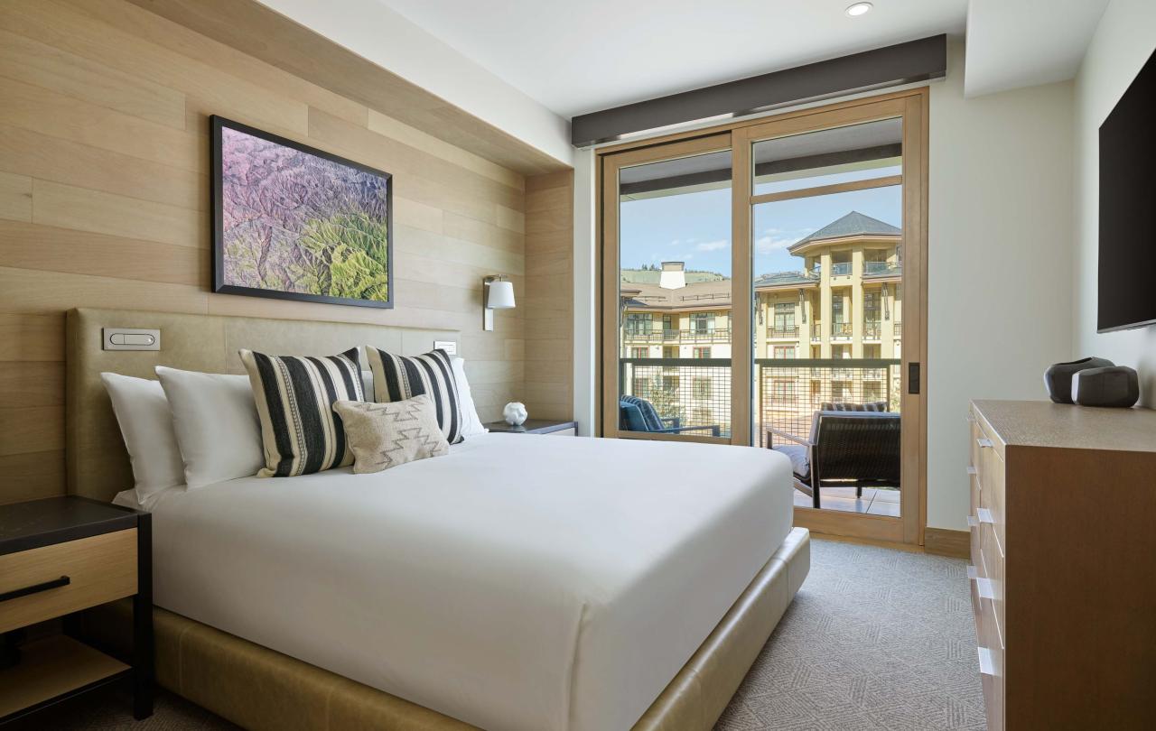 cirque two bedroom den residence secondary bedroom