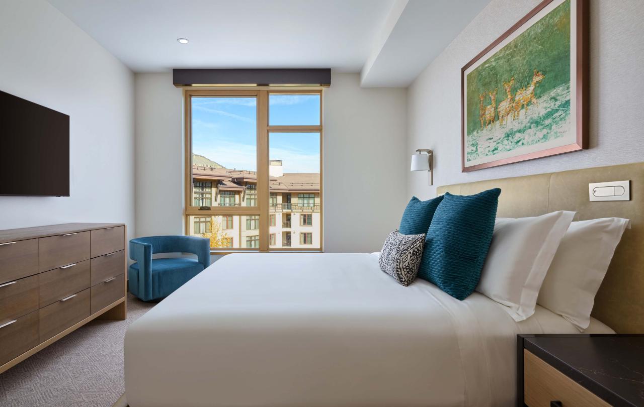 cirque two bedroom den residence bedroom