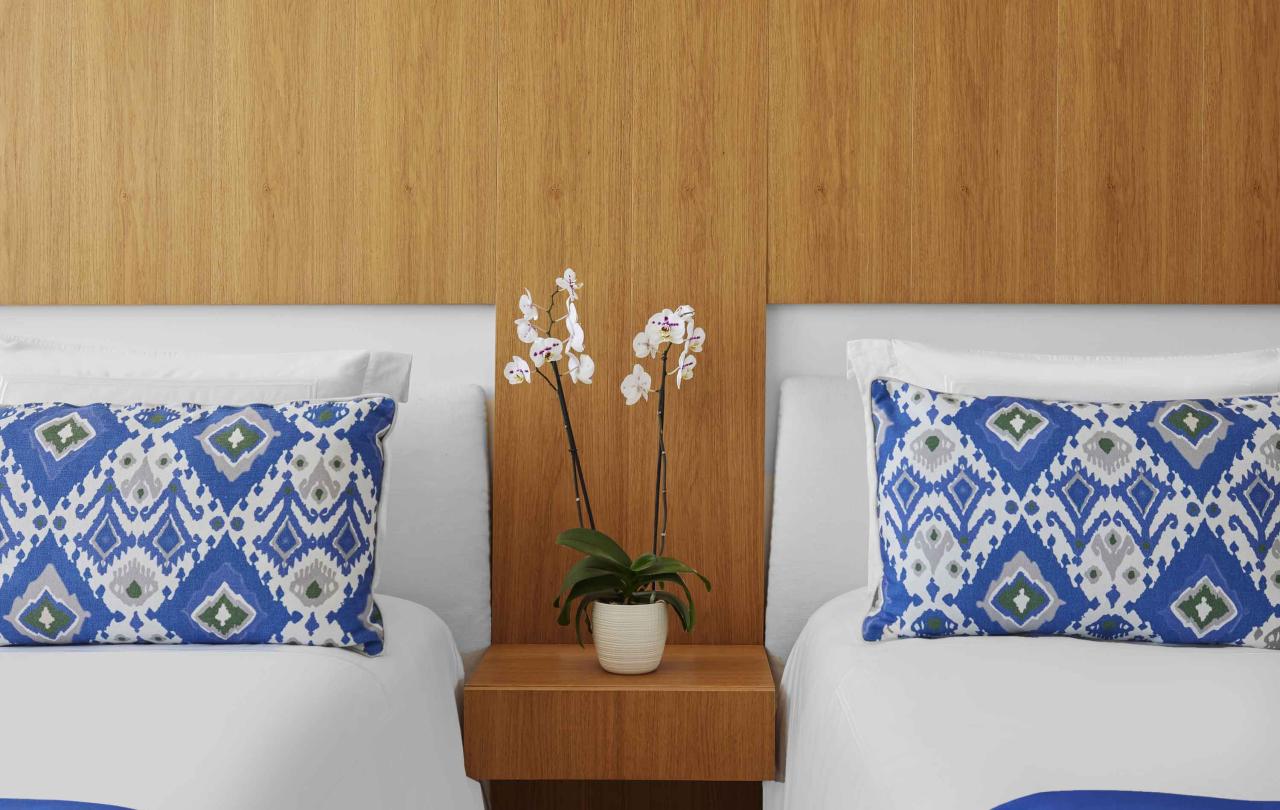 los cabos partial ocean view bedside table