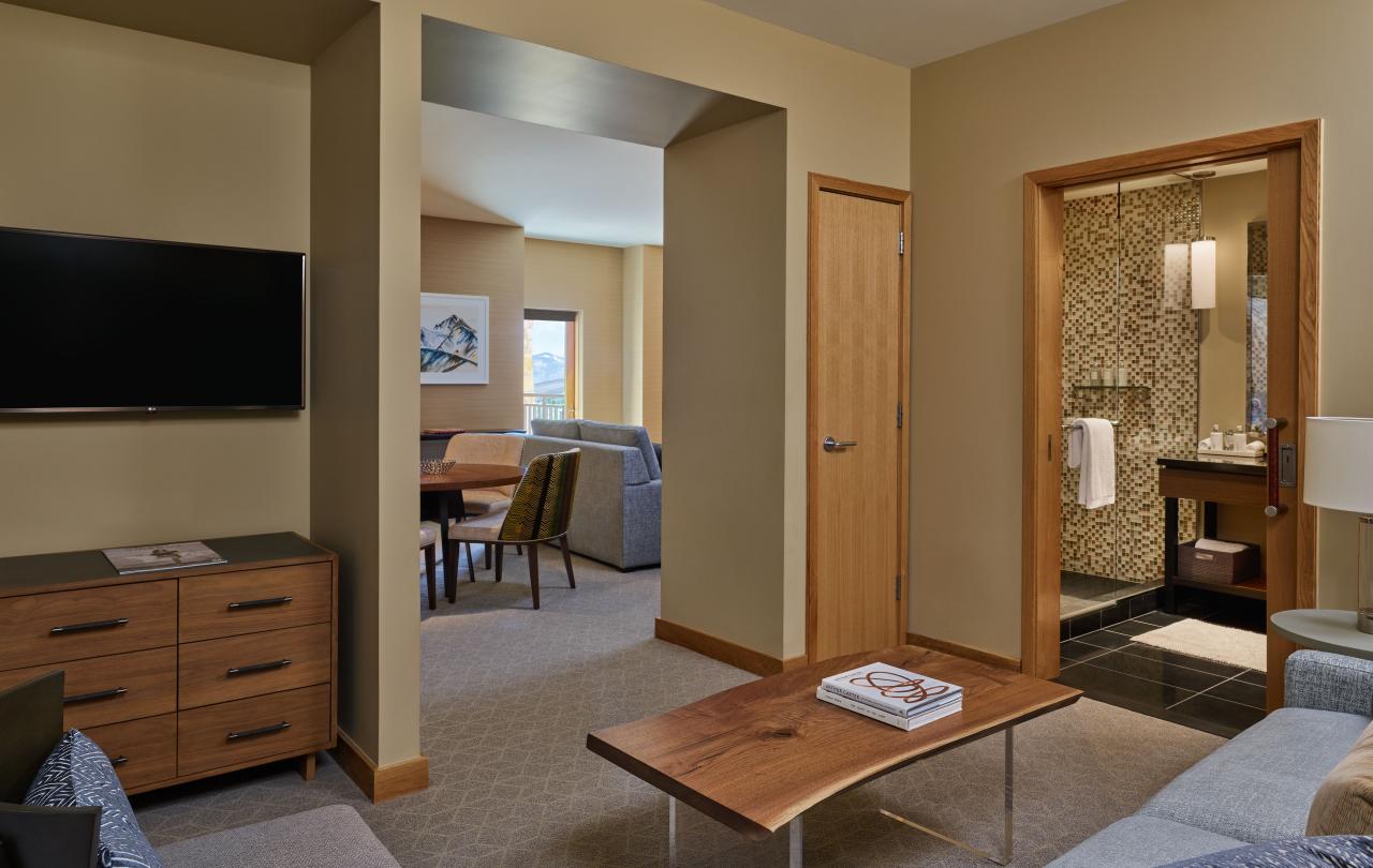 Viceroy-snowmass-pinnacle-one-bedroom-den-residence-living-area-3
