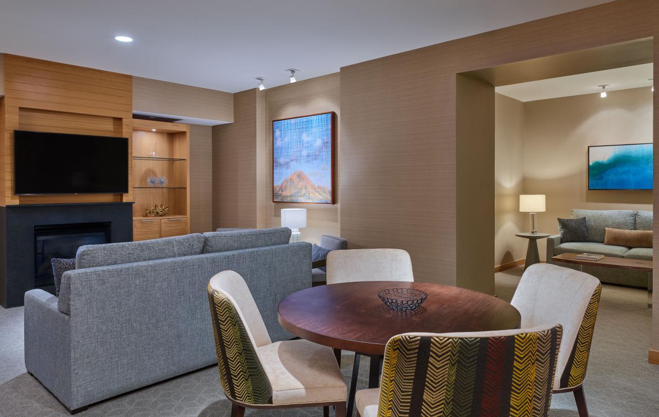 Viceroy-snowmass-pinnacle-one-bedroom-den-residence-living-area