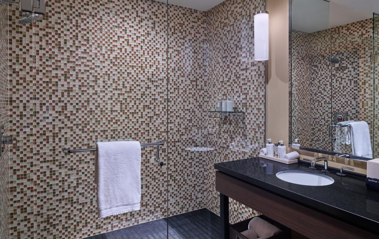 Viceroy-snowmass-pinnacle-one-bedroom-residence-bathroom
