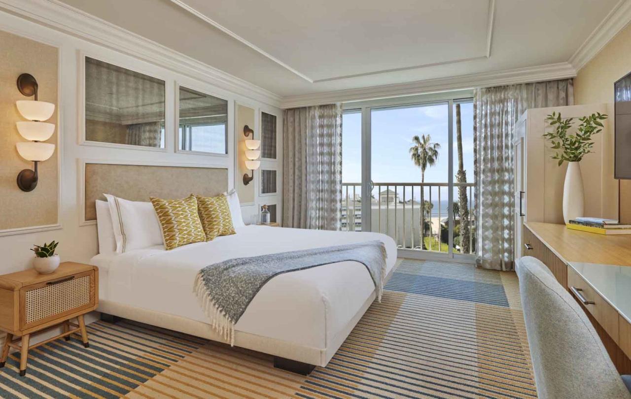 A king bed in a room at Viceroy Santa Monica