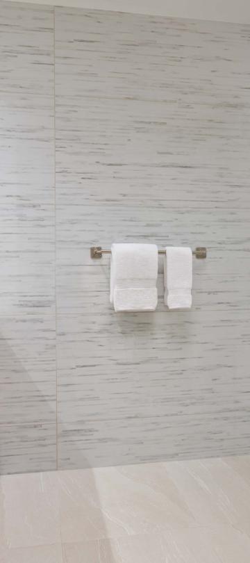 circque two bedroom premium residence ada bathroom
