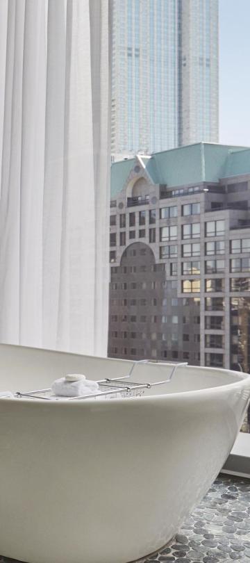 chicago_junior_suite_terrace_soaking_tub
