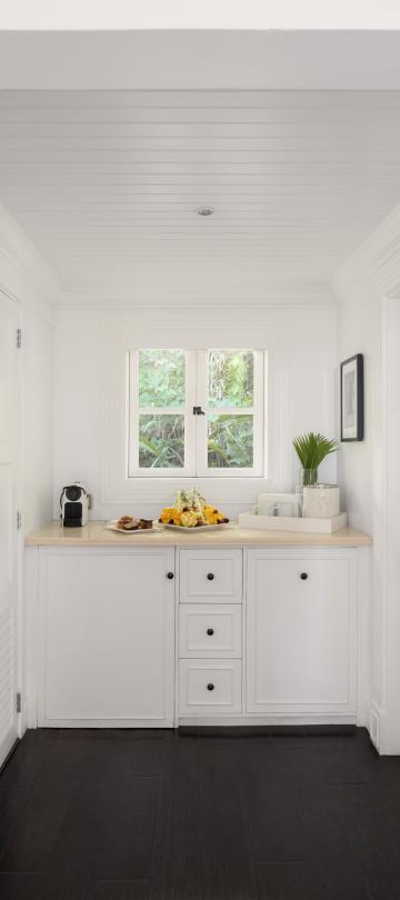 sugar_beach_luxury_cottage_hall