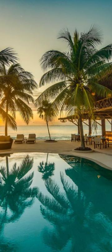 Pool Deck & Coral Bar riviera maya