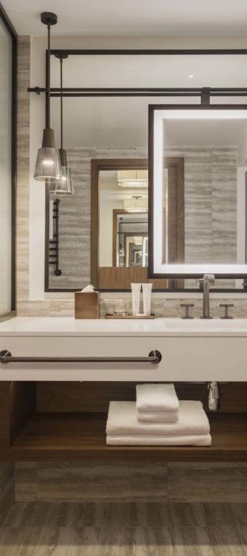 Teh vanity and tub in a king room  at Viceroy Kopaonik Serbia