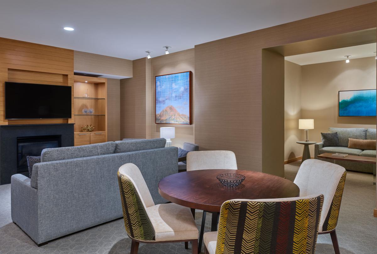 Viceroy-snowmass-pinnacle-one-bedroom-den-residence-living-area